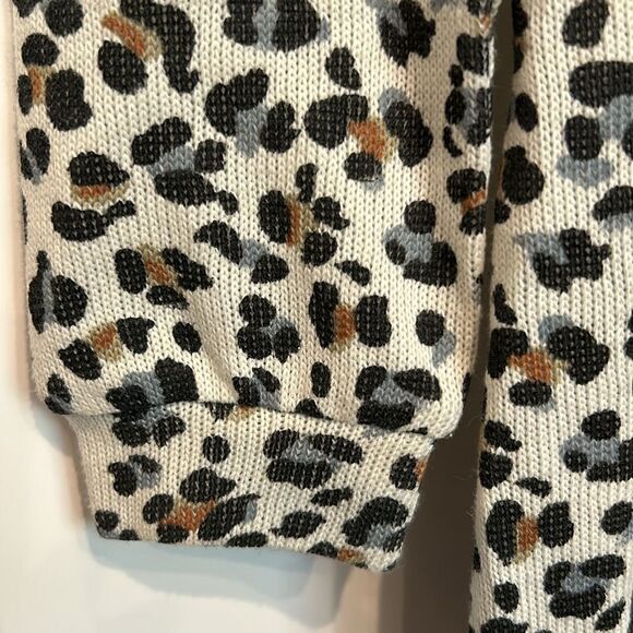 Minkpink leopard print T-shirt/sweatshirt size extra small - Picture 2 of 8